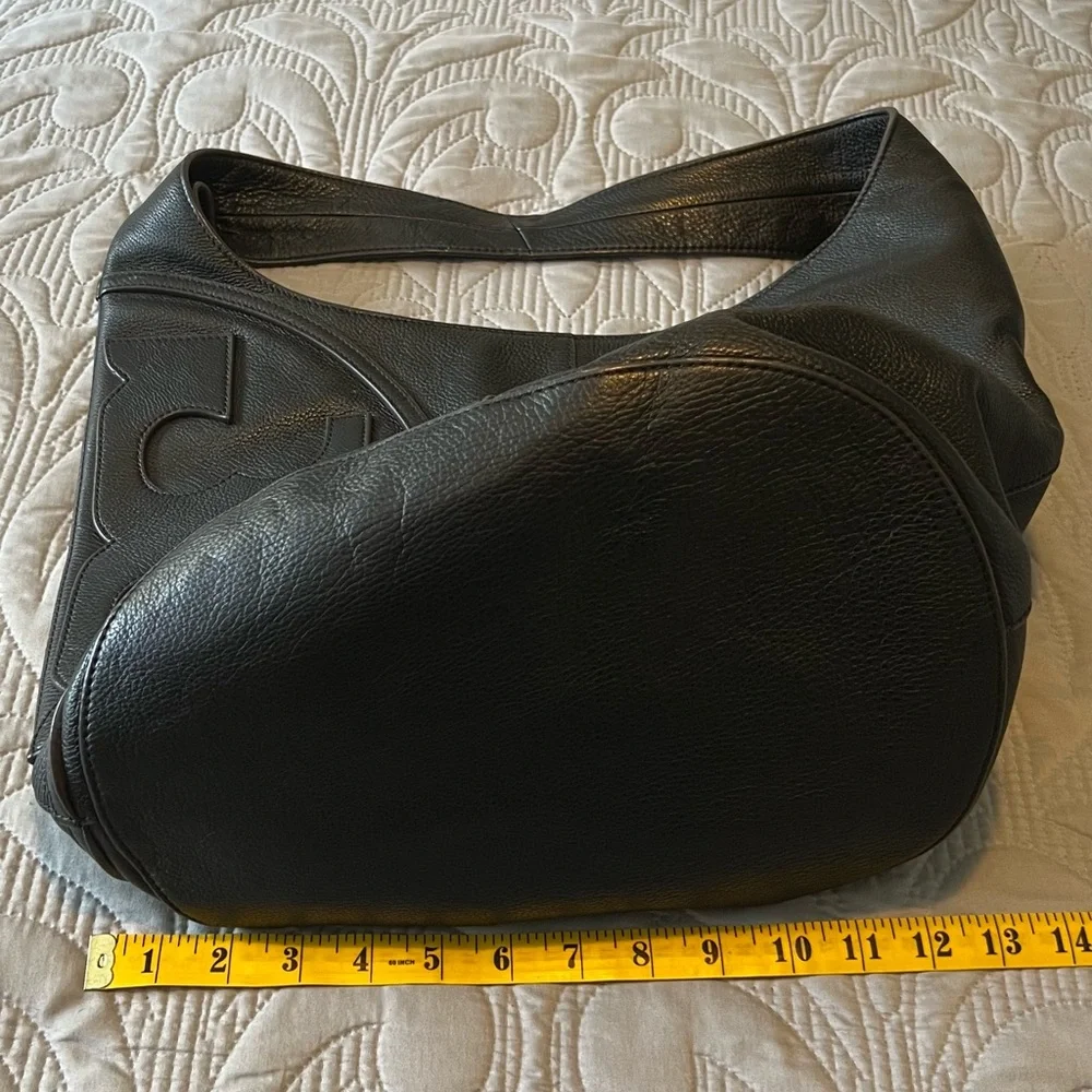 Tory Burch All T Pebble Leather Bag - Picture 6 of 9